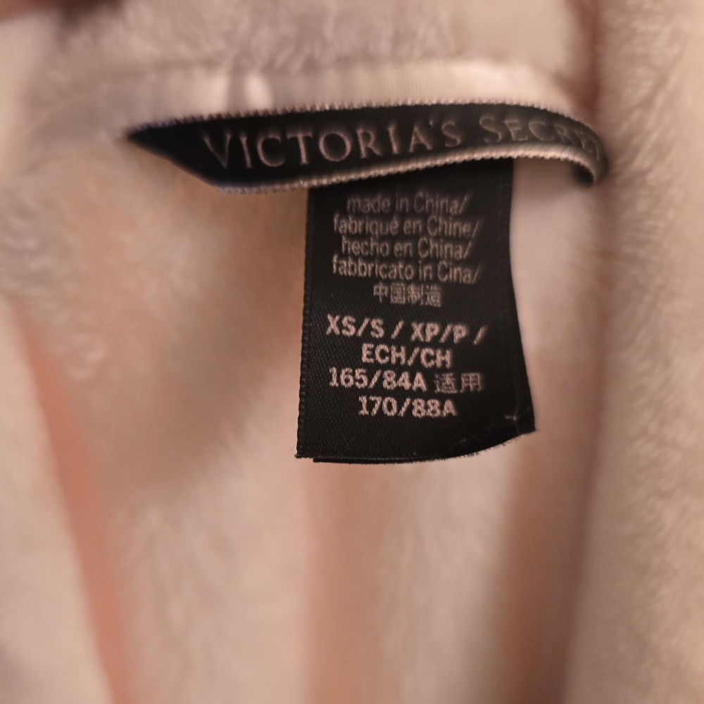 Victoria's Secret Blush Pink Plush Shawl-Collar Robe - Picture 3 of 3